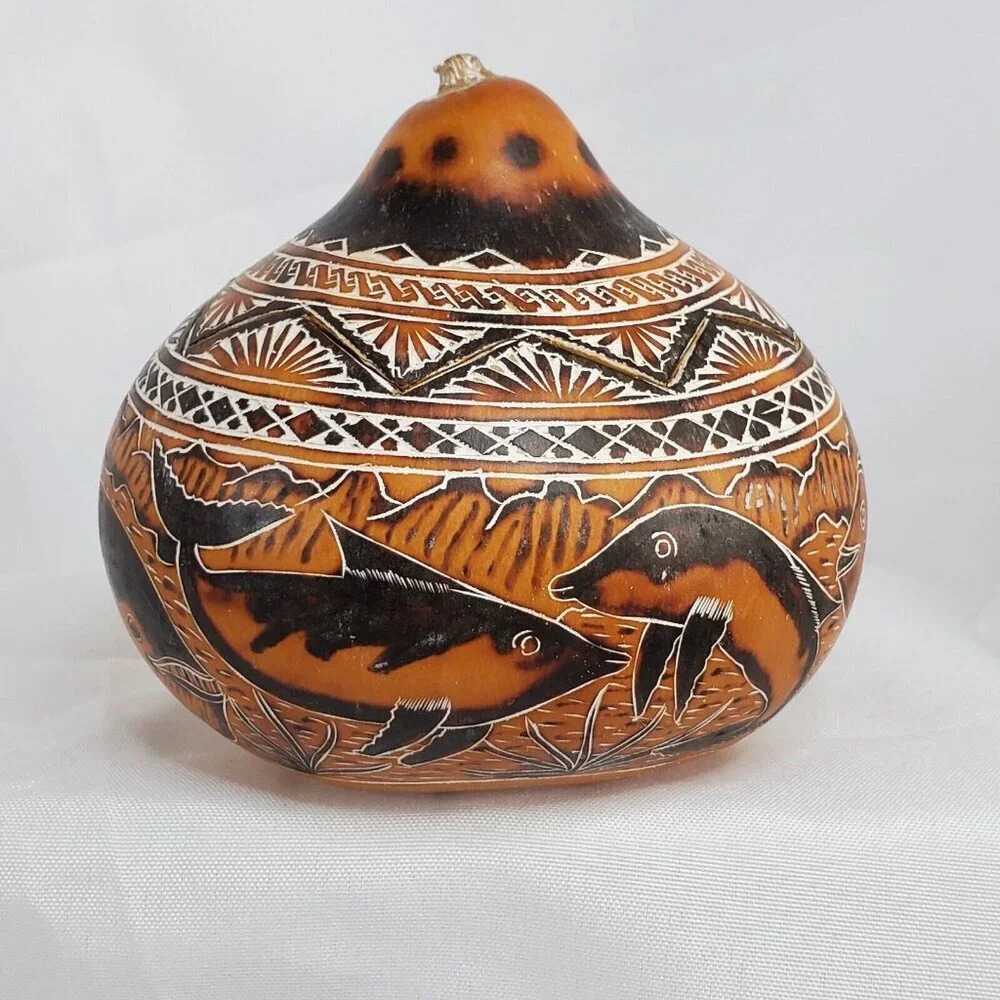 VTG Peruvian Folk Art Hand Carved Gourd w/Lid Trinket Box Whales Fish Sea Life - Picture 5 of 16
